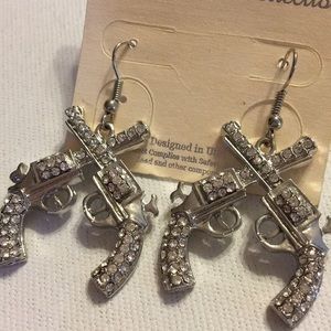 Rhinestone pistol air rings Parisian style